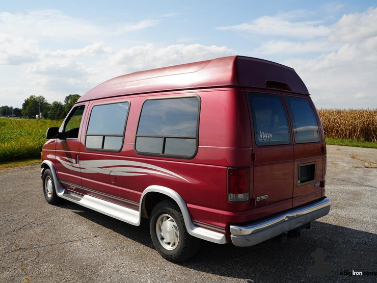 run-#22---2002-ford-conversion-chariot-van-image-7