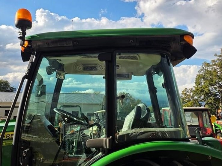 2016-john-deere-5065e-image-15