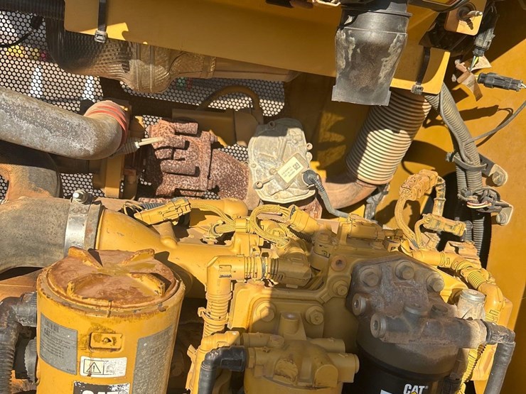 2018-caterpillar-d5k2-xl-image-25