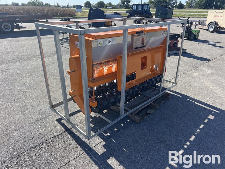 2026-arteer-nsd-72w-3-pt/skid-steer-no-till-drill/seeder-image-7