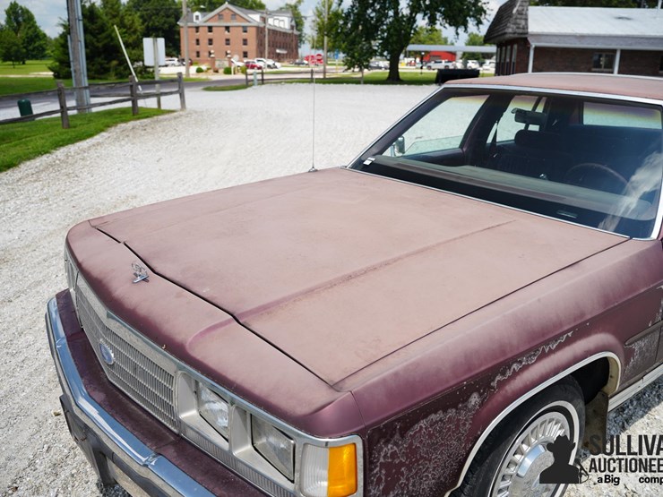 run-#179---1991-ford-crown-victoria-lx-sedan-image-10