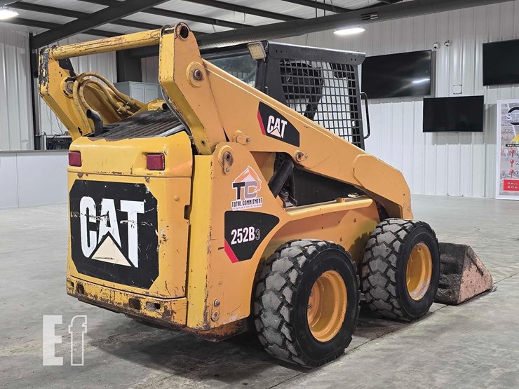 2012-caterpillar-252b3-image-3