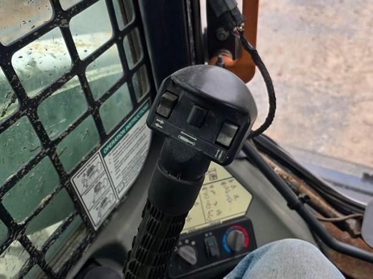 2014-bobcat-s770-image-50