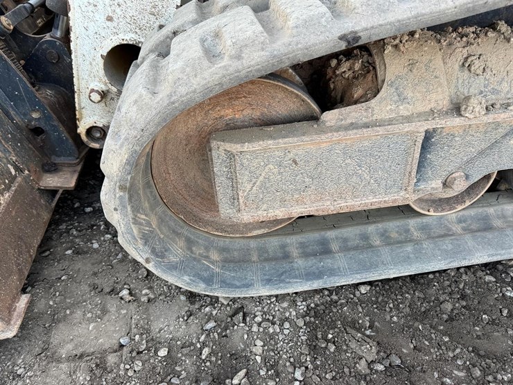 2023-bobcat-t740-skid-steer-loader-image-14