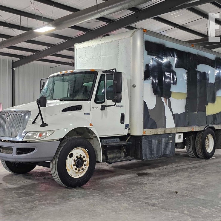 2011 INTERNATIONAL DURASTAR 4300