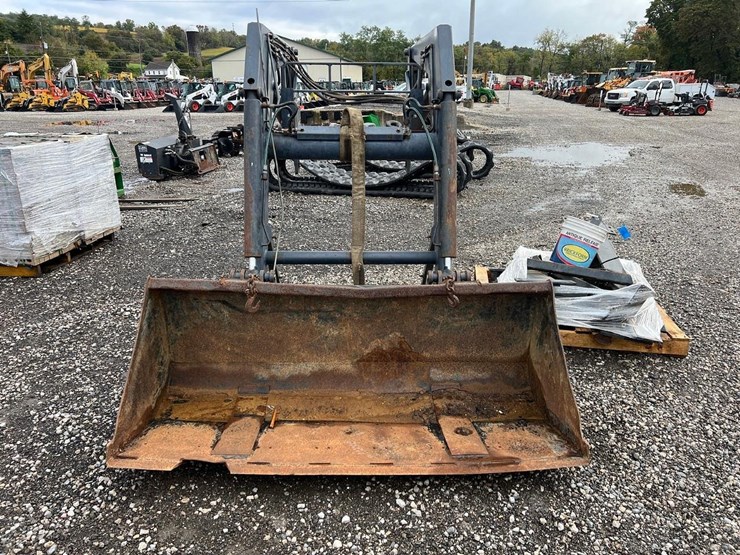 buhler-allied-695-loader-w/-74”-bucket-image-2