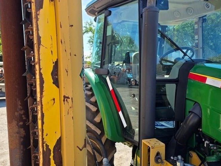2019-john-deere-5100e-image-11