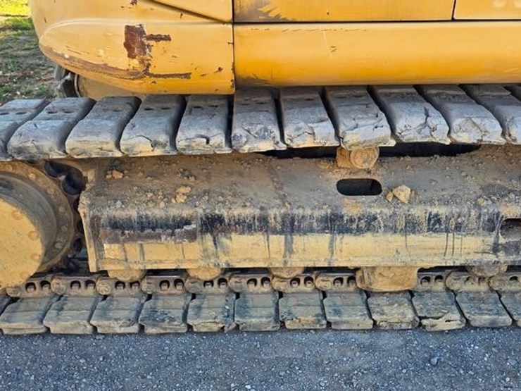 2015-deere-135g-image-17