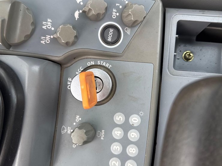2019-deere-160g-lc-image-37