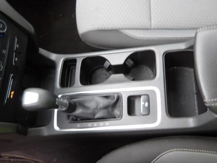2017-ford-escape-image-23