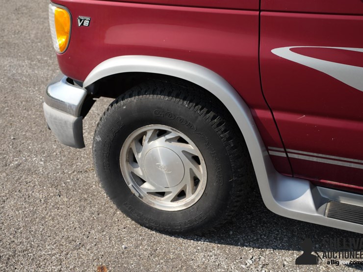 run-#22---2002-ford-conversion-chariot-van-image-12