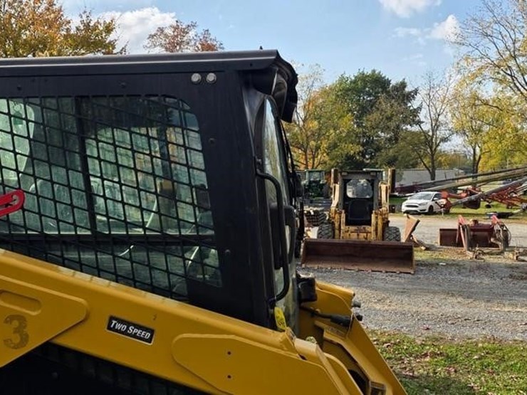 2019-caterpillar-259d3-image-10