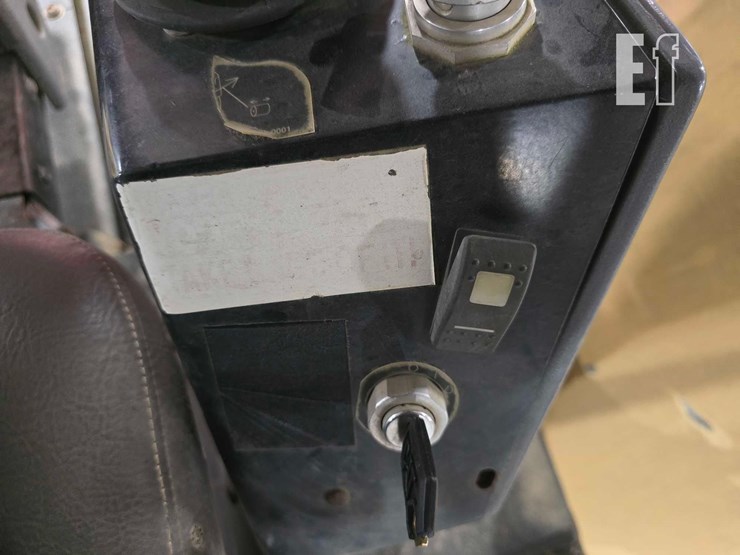 2009-caterpillar-cb54-image-21