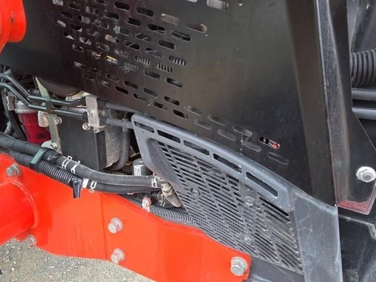 2017-kubota-m5-091d-image-49