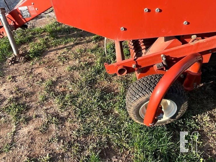 hesston-846a-image-17