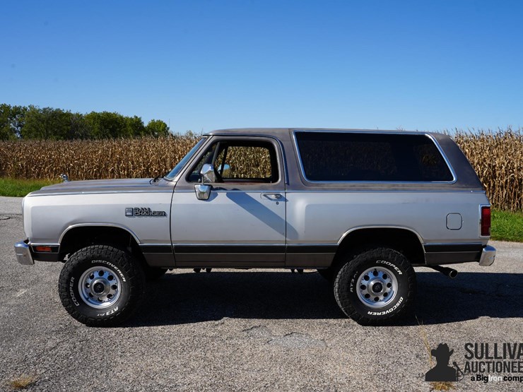 1989-dodge-ram-charger-4x4-image-8