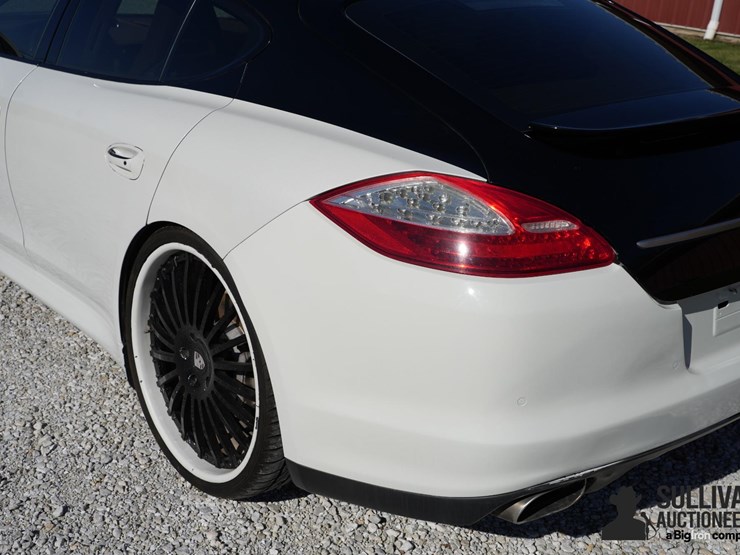 run-#113---2013-porsche-panamera-2-image-16