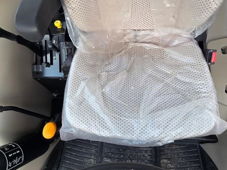 2016-john-deere-5065e-image-53