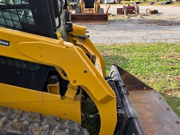 2019-caterpillar-259d3-image-9