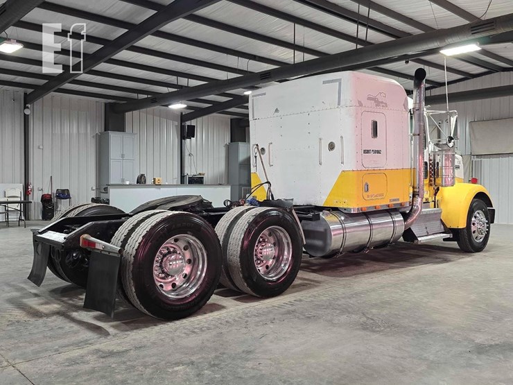 2000-kenworth-w900-image-3