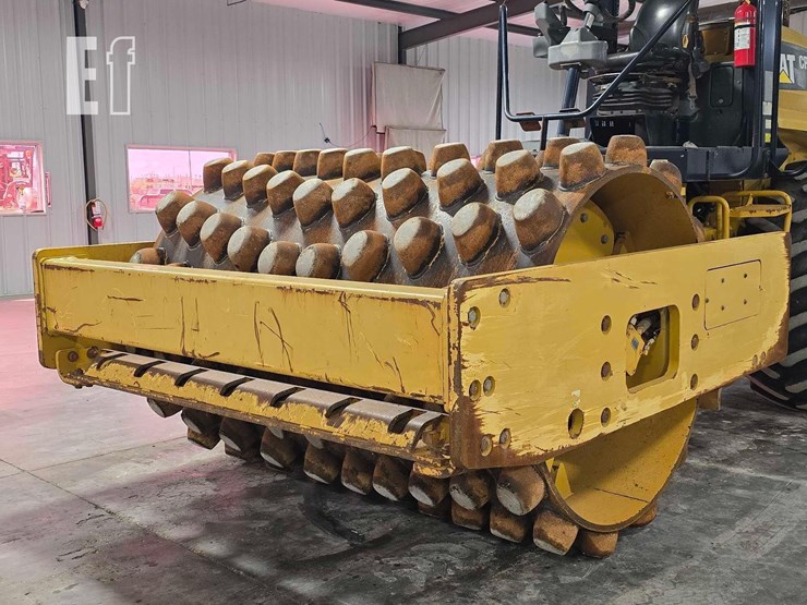 2012-caterpillar-cp54b-image-9