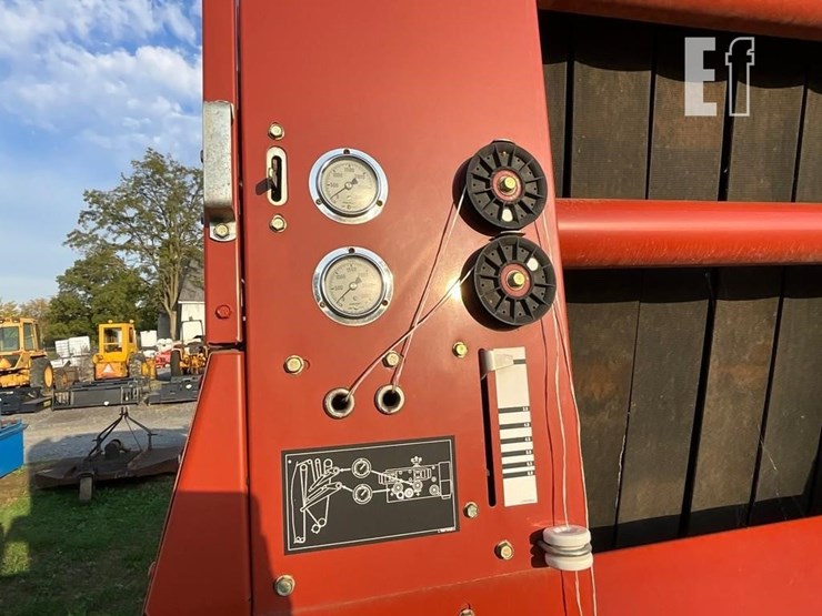 hesston-846a-image-22