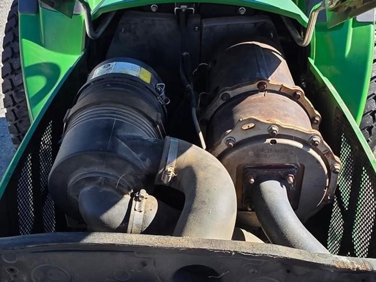 john-deere-4052m-image-28