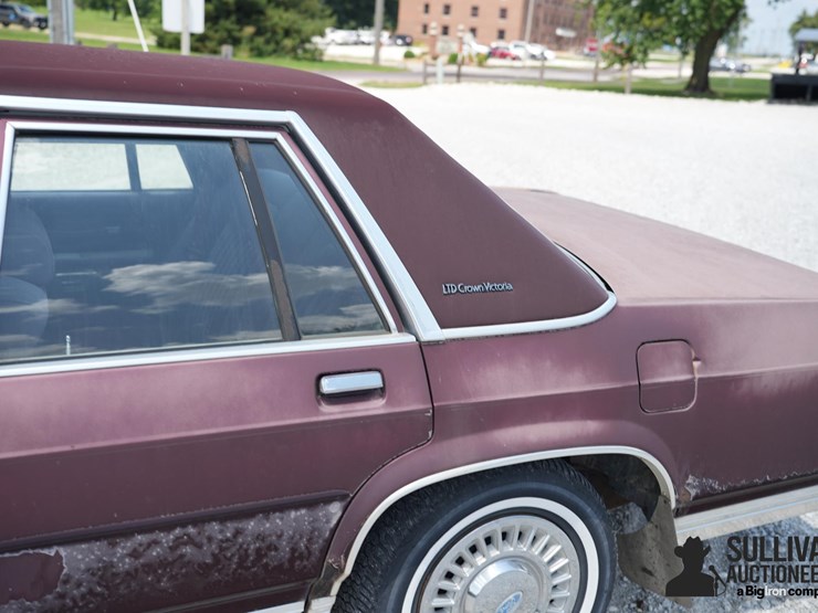run-#179---1991-ford-crown-victoria-lx-sedan-image-16