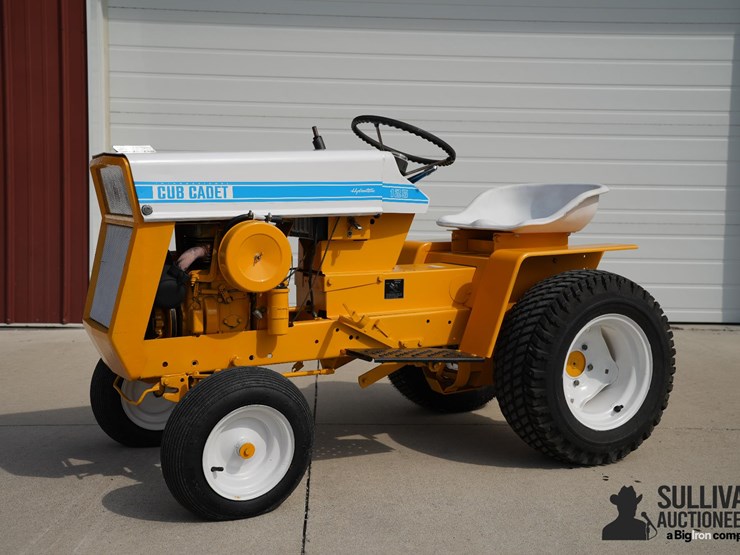 run-#120---international-cub-cadet-garden-tractor-image-1