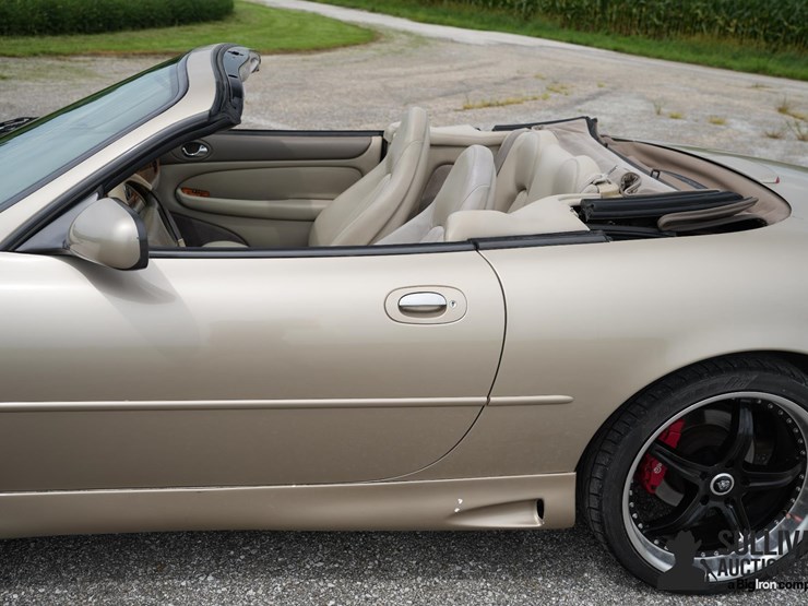 run-#103---1999-jaguar-xk8-convertible-"mina-gallery"-edition-image-16
