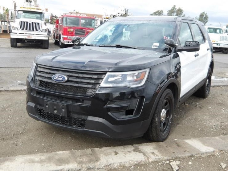 2019-ford-explorer-image-1