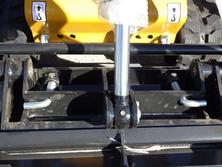 2026-cfg-kjt27-skid-steer-loader-image-6