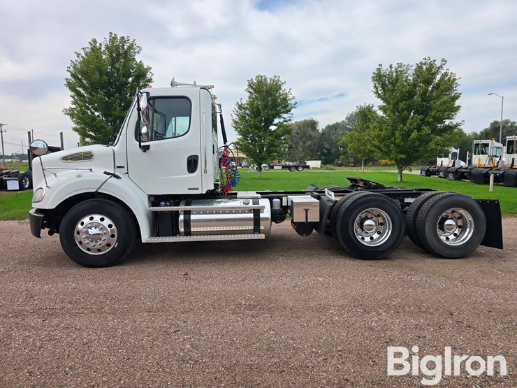 2012-freightliner-m2-112-t/a-truck-tractor-image-8