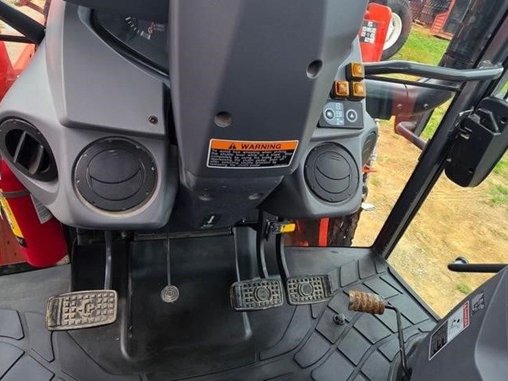 2017-kubota-m5-091d-image-62