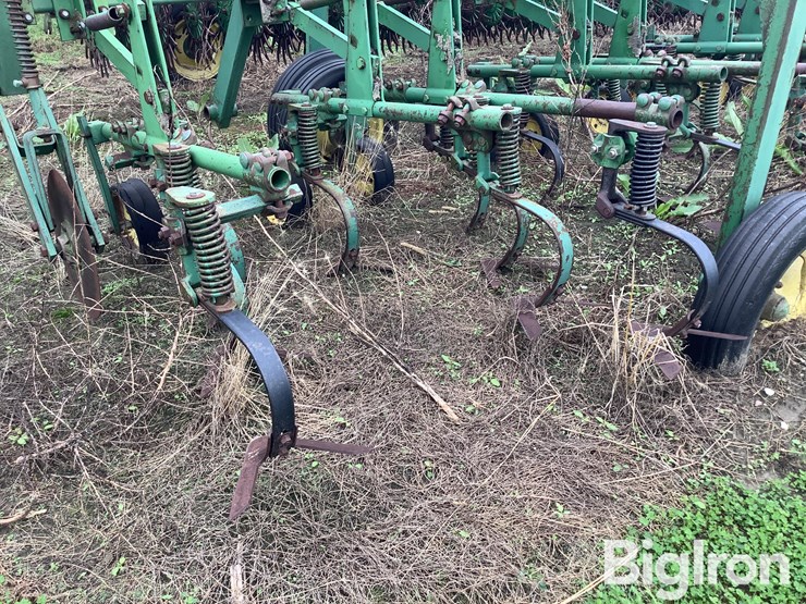 john-deere-er014-rear-mount-cultivator-image-17