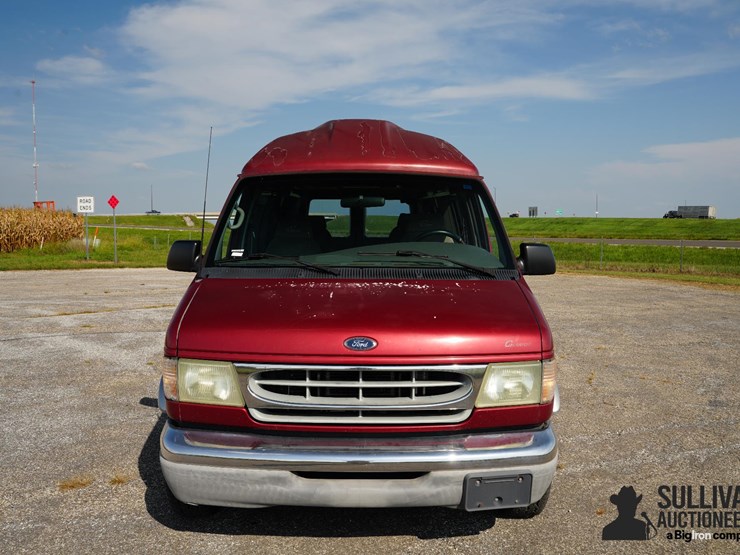 run-#22---2002-ford-conversion-chariot-van-image-2