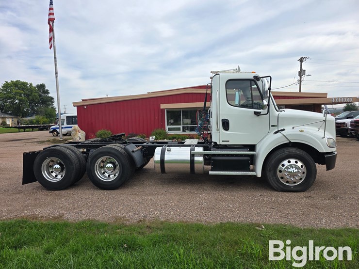 2012-freightliner-m2-112-t/a-truck-tractor-image-4