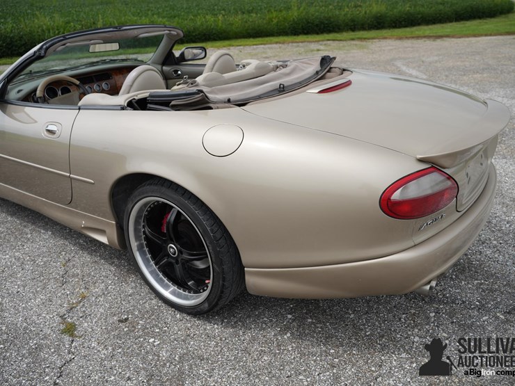 run-#103---1999-jaguar-xk8-convertible-"mina-gallery"-edition-image-20