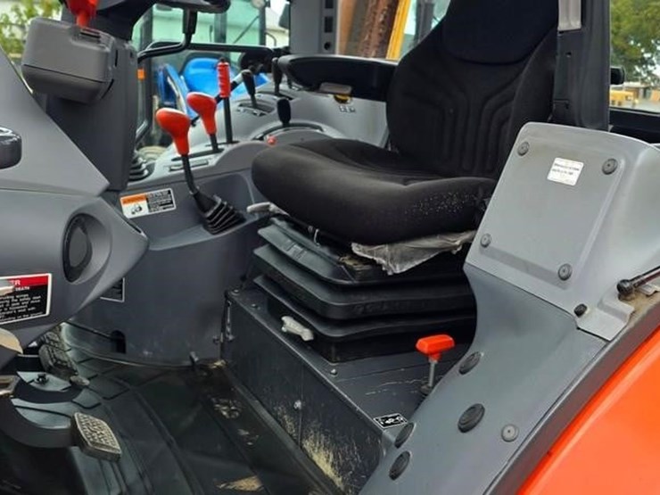 2017-kubota-m5-091d-image-55
