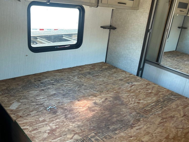 2020-heartland-40ft-t/a-ball-hitch-tow-behind-camper-image-41
