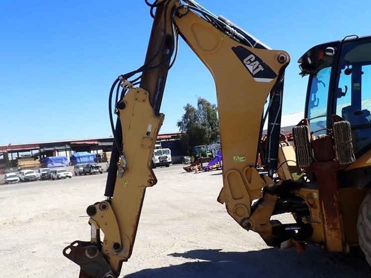 caterpillar-450e-image-13