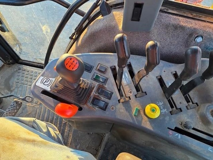 ford-8670-image-60