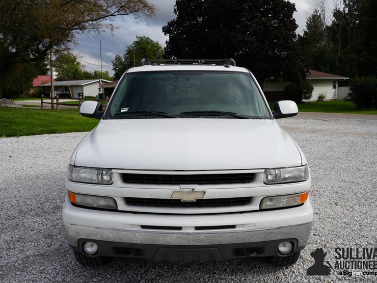 run-#42---2004-chevrolet-tahoe-4x4-suv-image-2