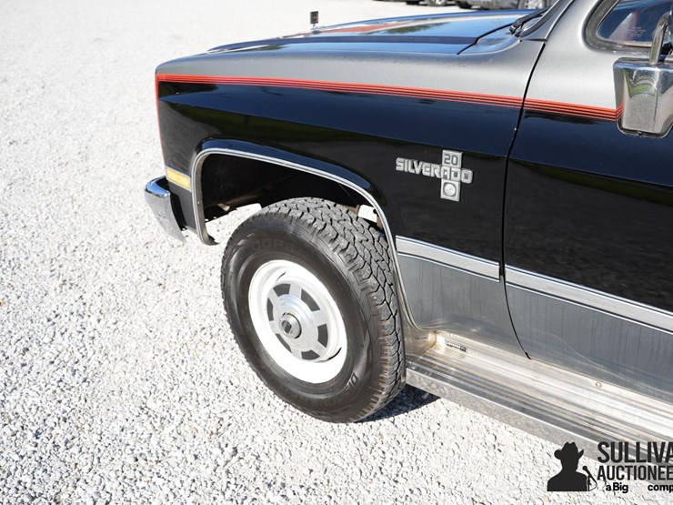 run-#142---1985-chevrolet-silverado-k20-pickup-image-12