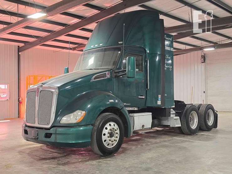 2017-kenworth-t680-image-1