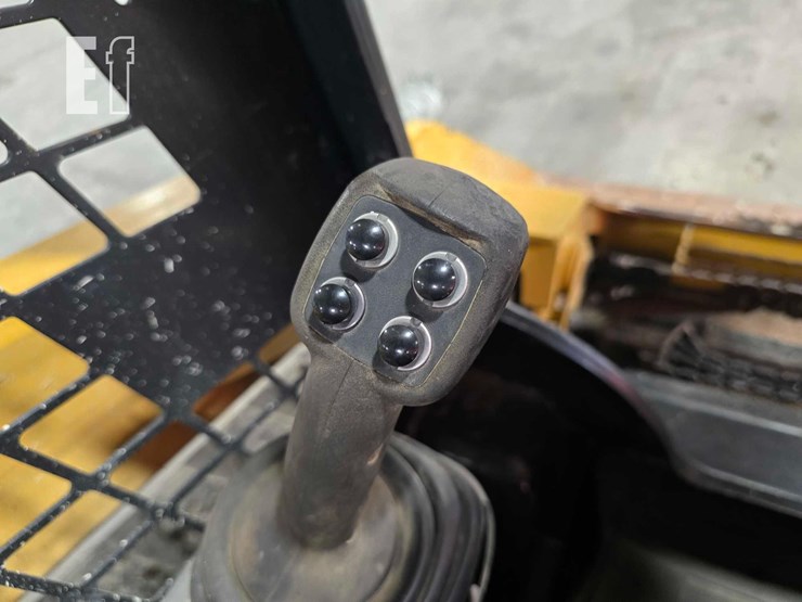 2018-caterpillar-299d2-image-16