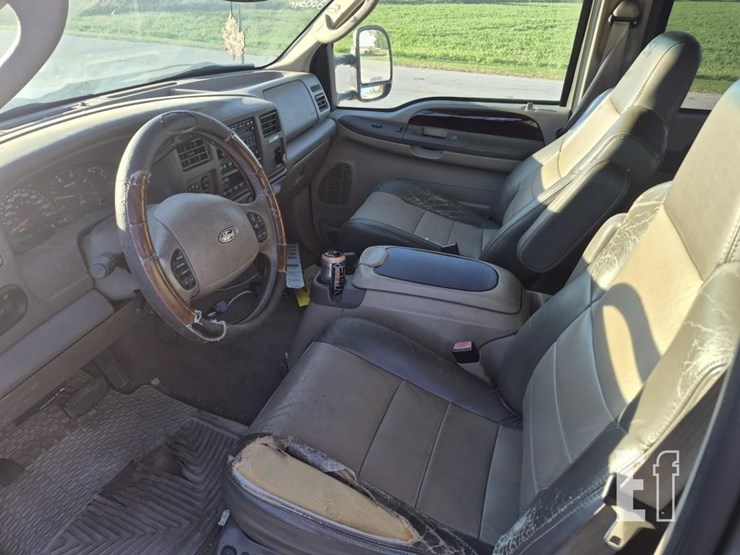 2003-ford-excursion-eddie-bauer-image-12