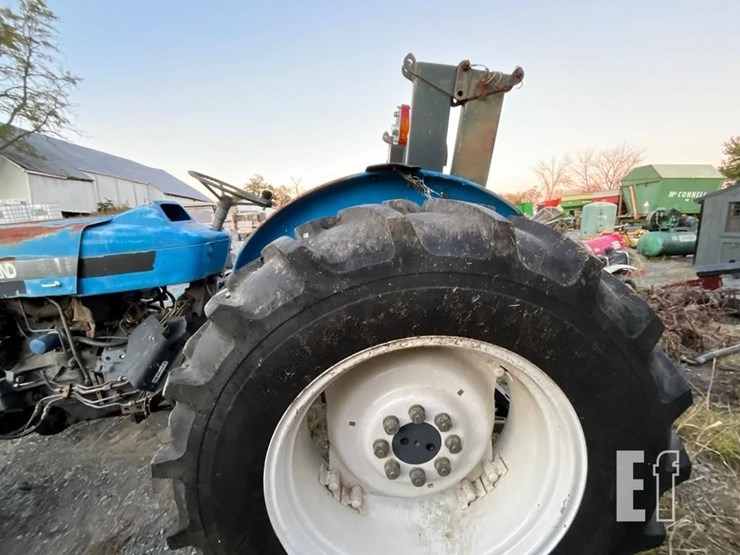 new-holland-3930-image-17