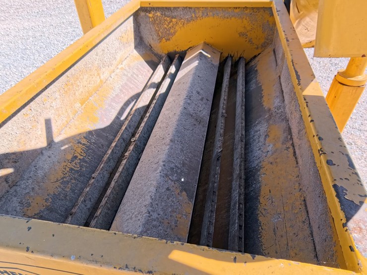 #1025-•-2006-henke-buffalo-1254-roller-mill-image-17