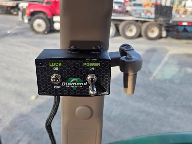 2019-john-deere-5100e-image-72